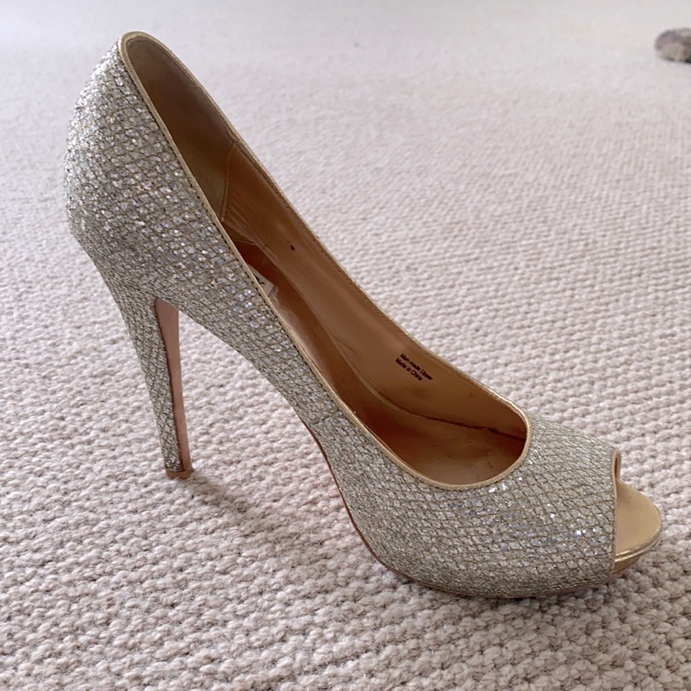 Badgley Mischka sparkley heels